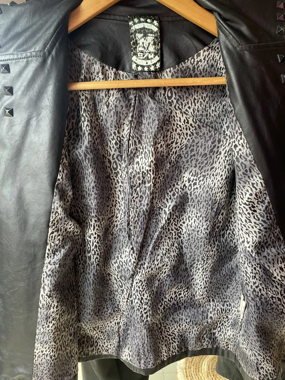 Campera A ≠ - imagen 3