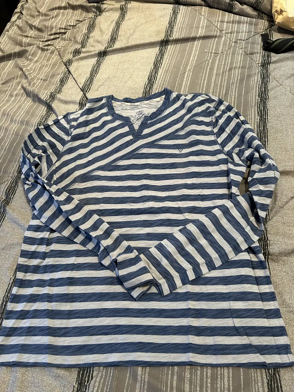 Remera GUESS