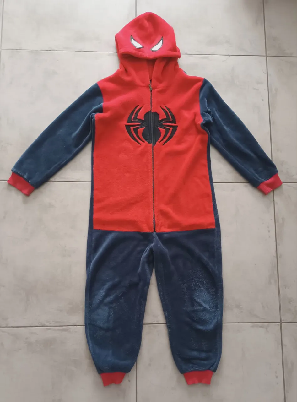 Pijama Sin marca. - imagen 1