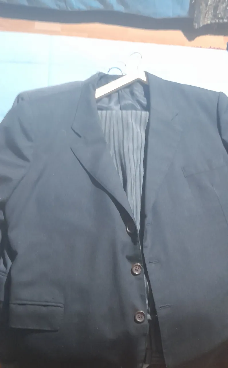 Traje Sin marca. - imagen 1