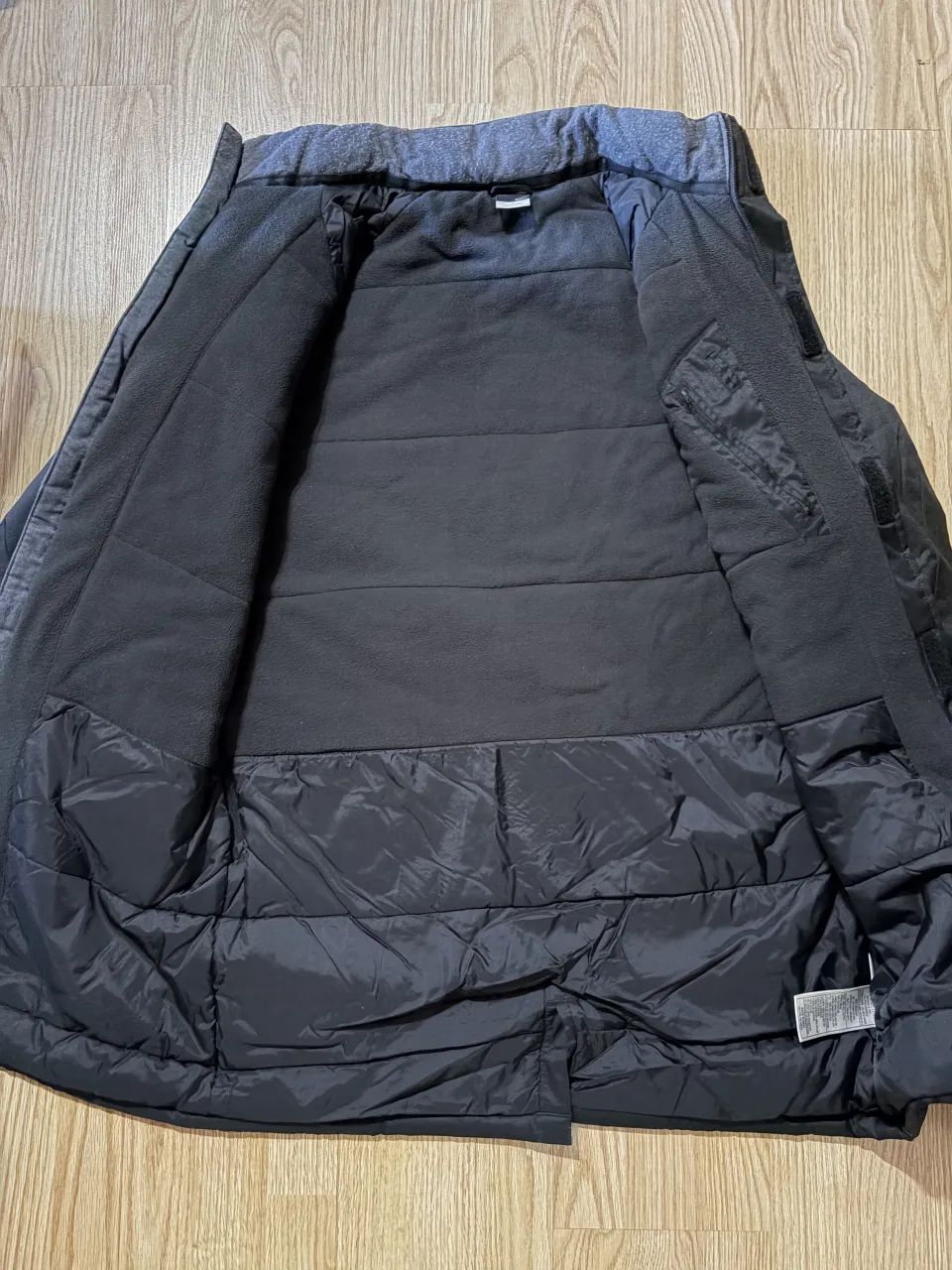 Campera Nike - Vista 2