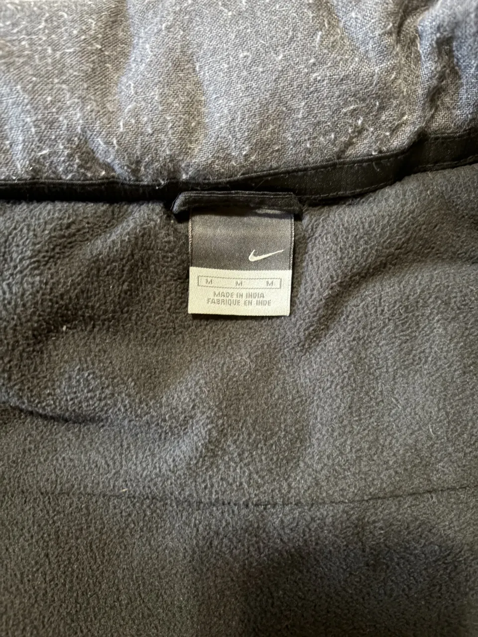 Campera Nike - Vista 3