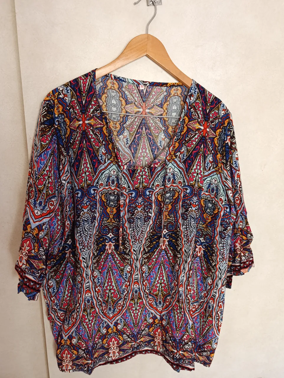 Blusa A ≠ - imagen 1