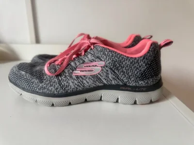 Skechers