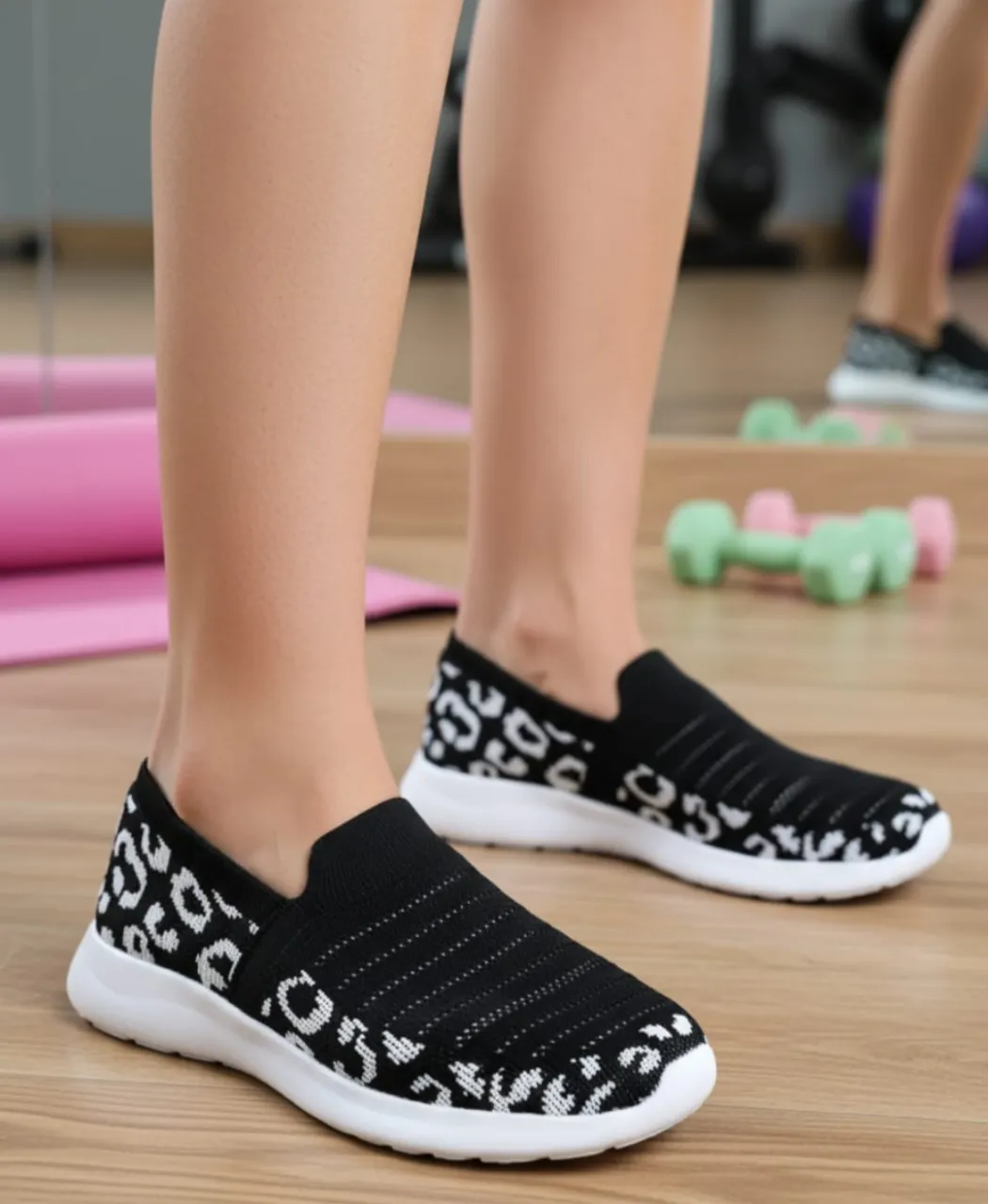 Zapatillas Mg talles 35/40 - imagen 2