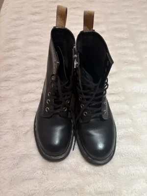 Dr. Martens
