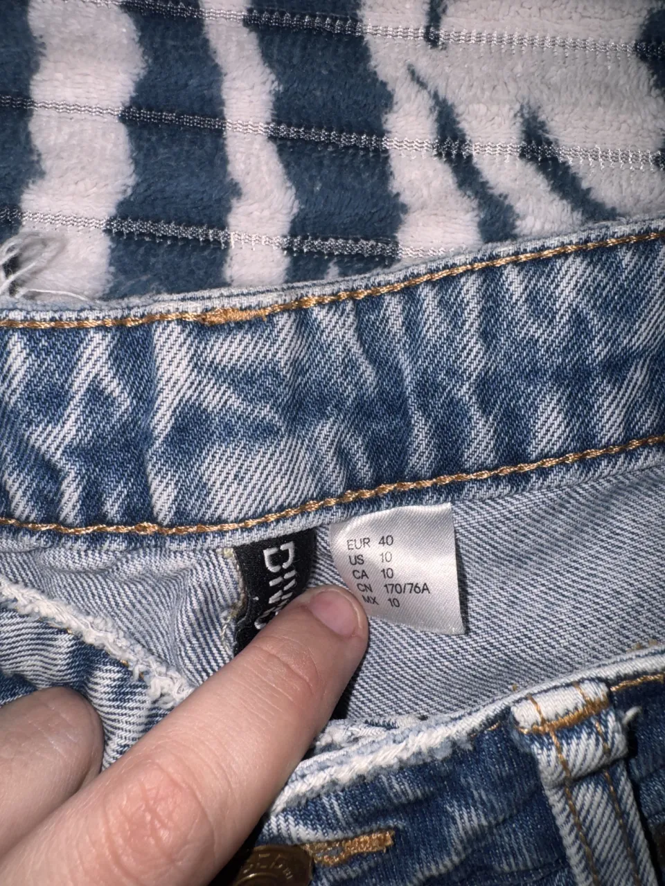 Short Divided - imagen 3