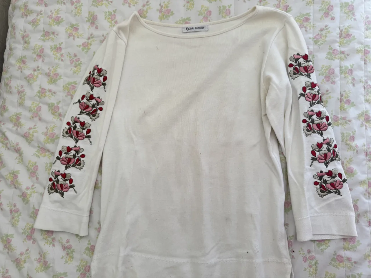 Remera Clara Ibarguren - imagen 1