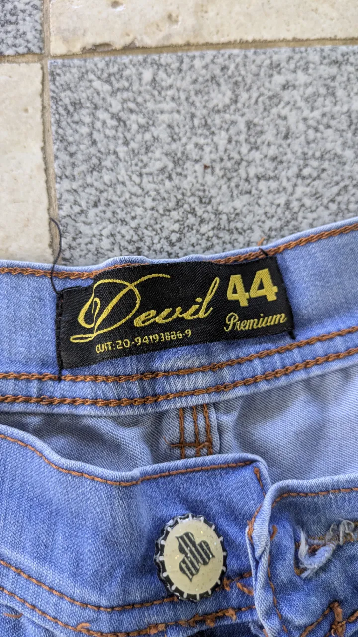 Short Devil - imagen 2