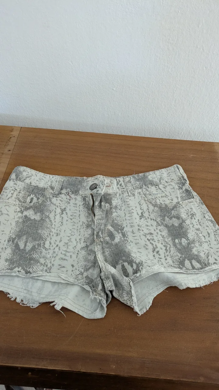 Short By hit - imagen 1