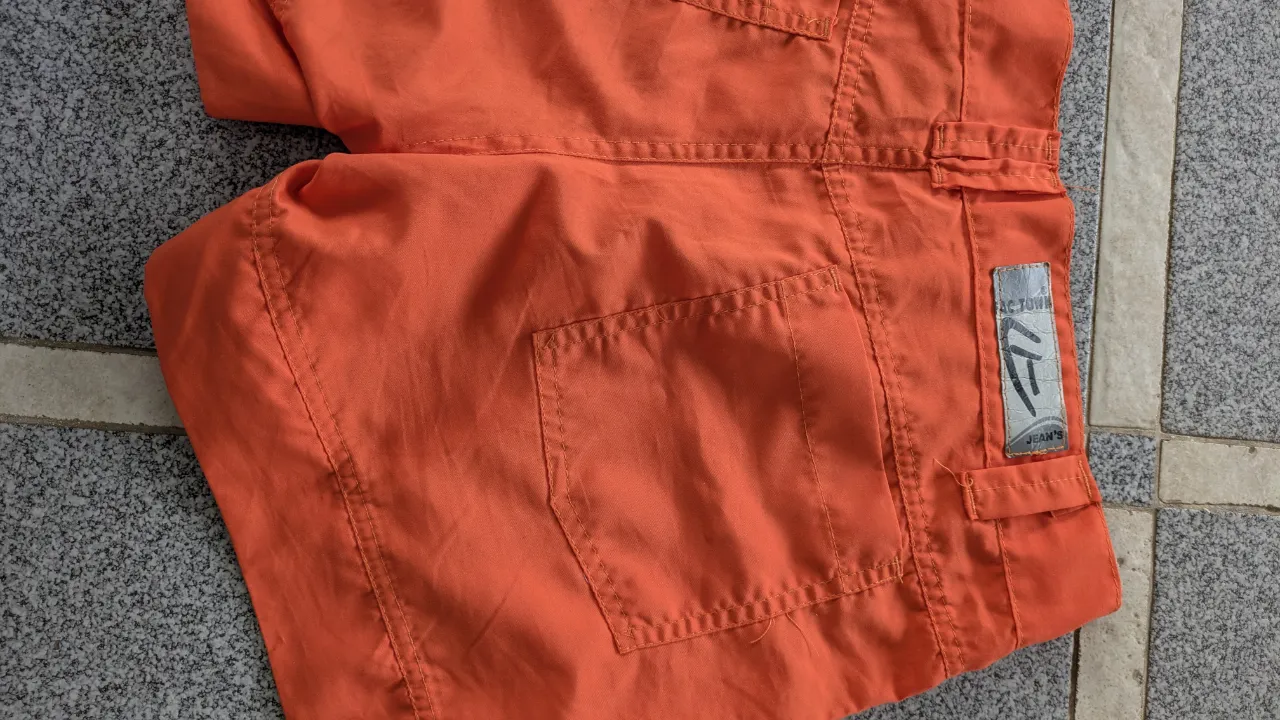 Short Factown - imagen 3