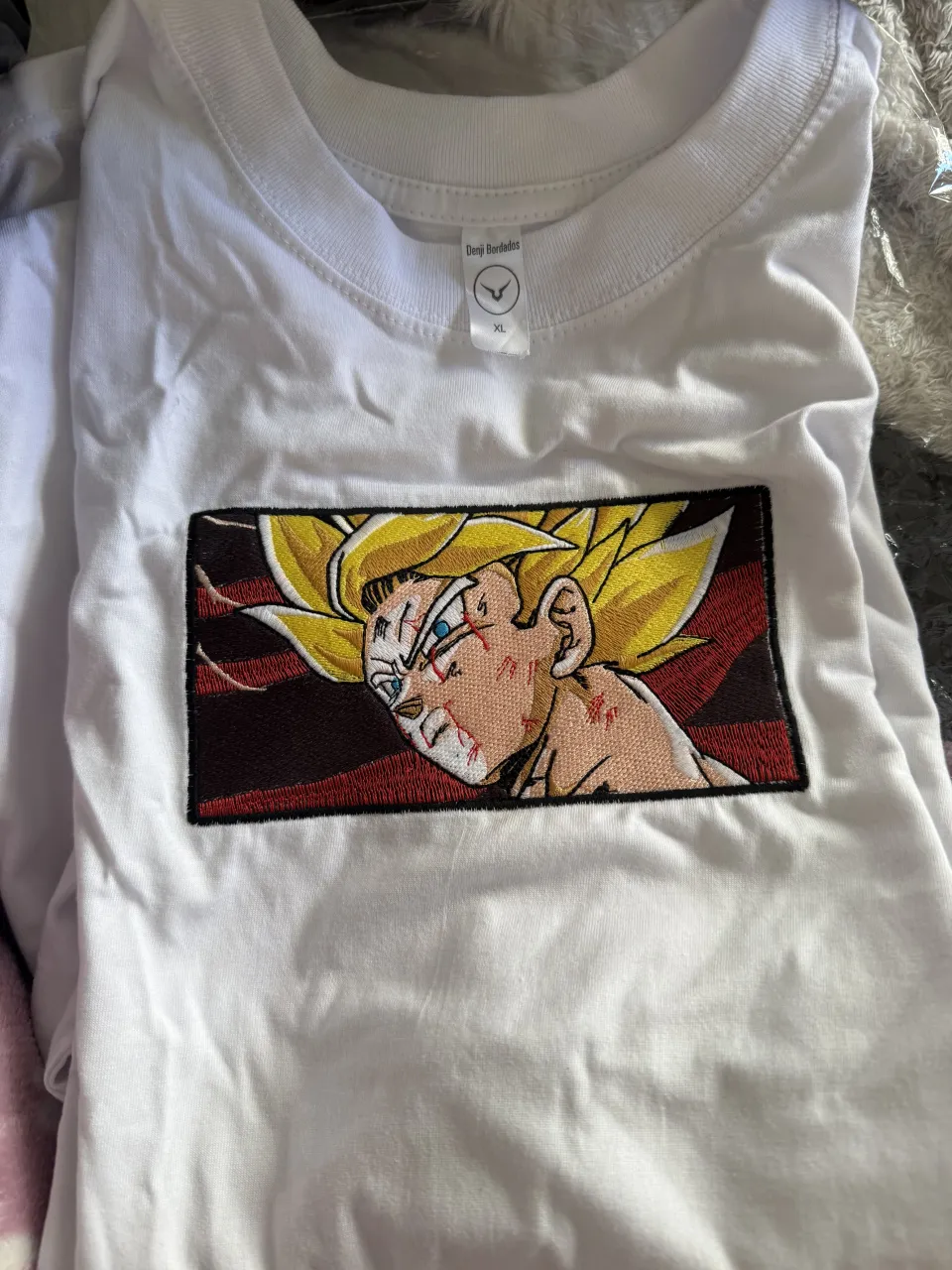 Remera Denji bordados - imagen 1