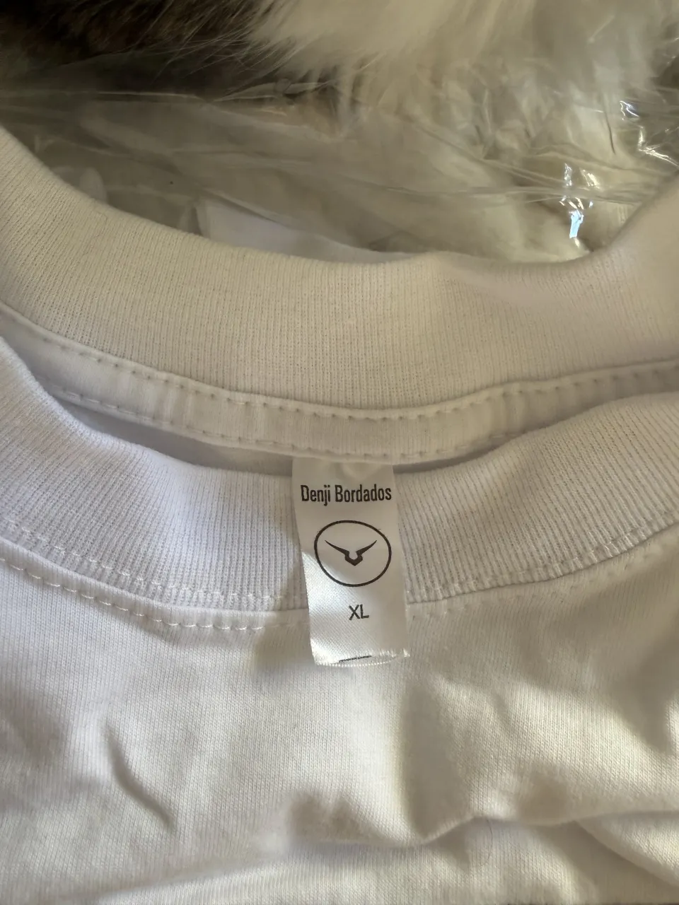 Remera Denji bordados - imagen 2