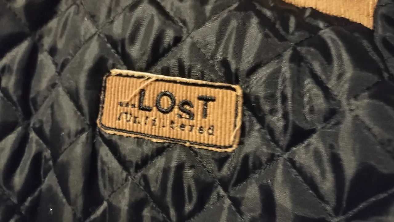 Campera Lost - imagen 1