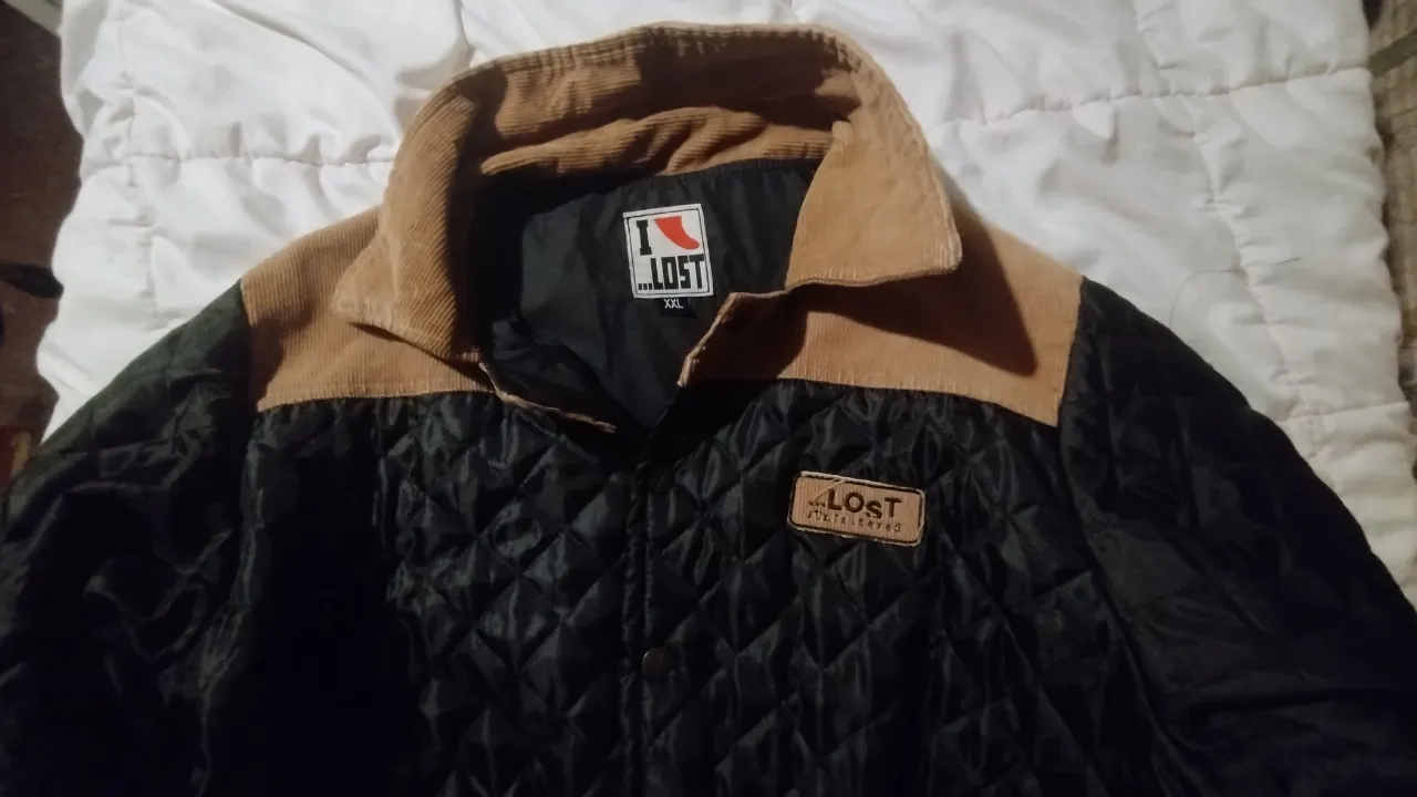 Campera Lost - imagen 4