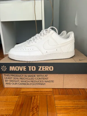 Nike · Talle EU 39