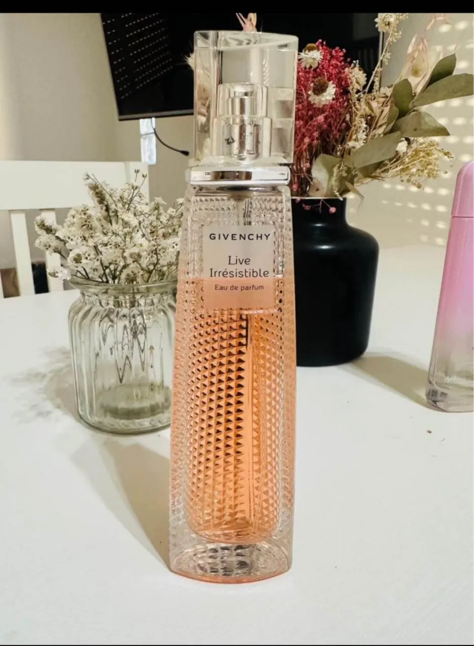 Lencería Givenchy - imagen 1