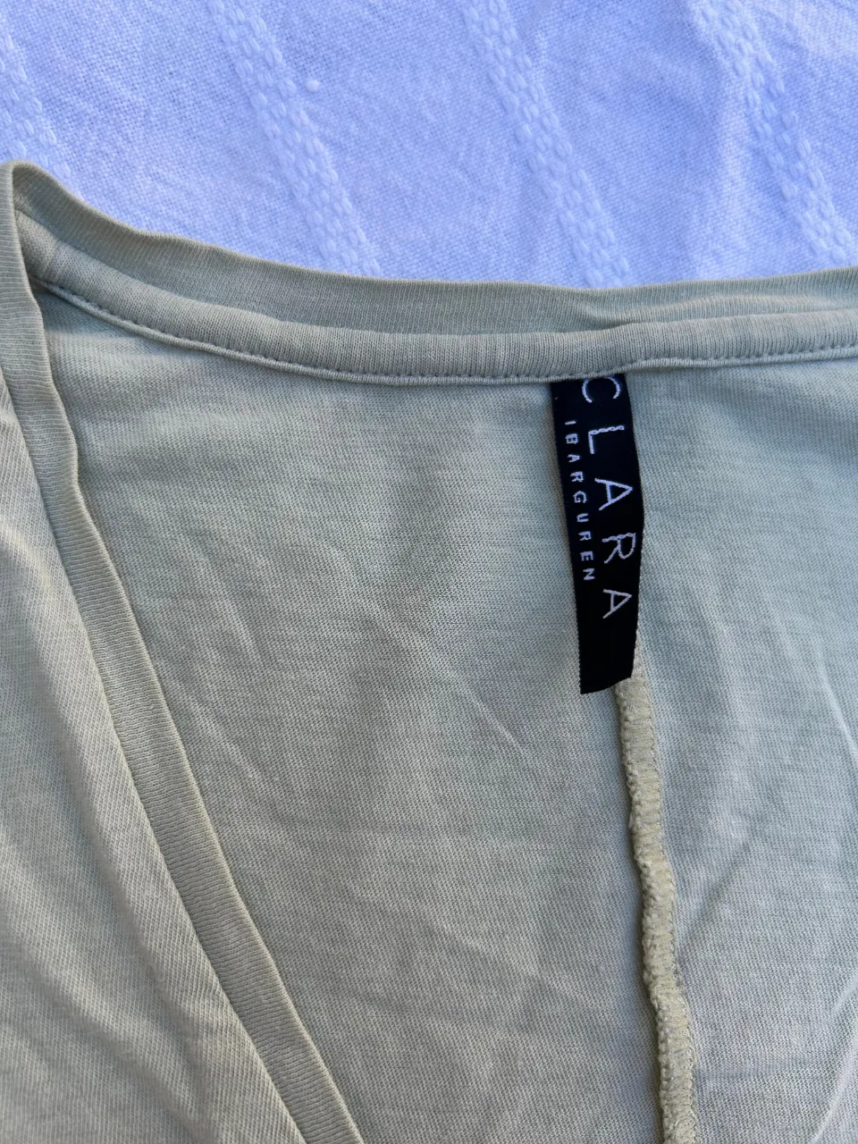 Remera Clara Ibarguren - imagen 3