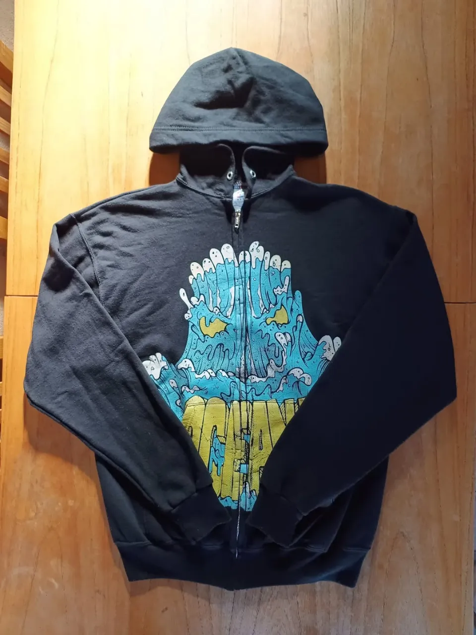 Campera Jerzees Oceana Y2K Negra ( Talle M )

53Medidas 
Axila a Axila: 52cm
Hombros: 54cm
Largo: 69cm
Mangas: 63cm