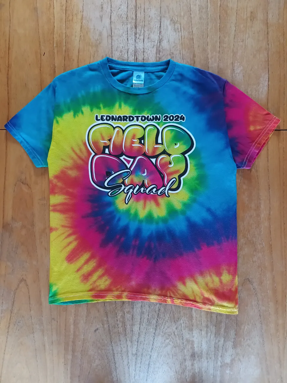 Remera Colortone Batik Americana ( Talle S )

Medidas 
Axila a Axila: 49cm
Hombros: 45cm
Largo: 62cm
Mangas: 17cm