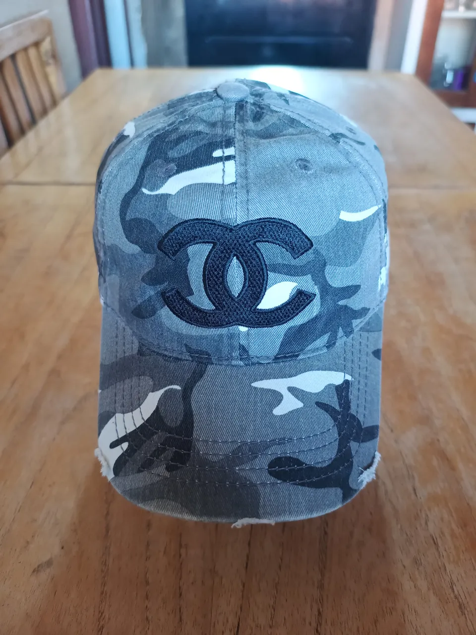 Gorra Chanel Camuflada Americana Vintage Y2K Negro Blanco 