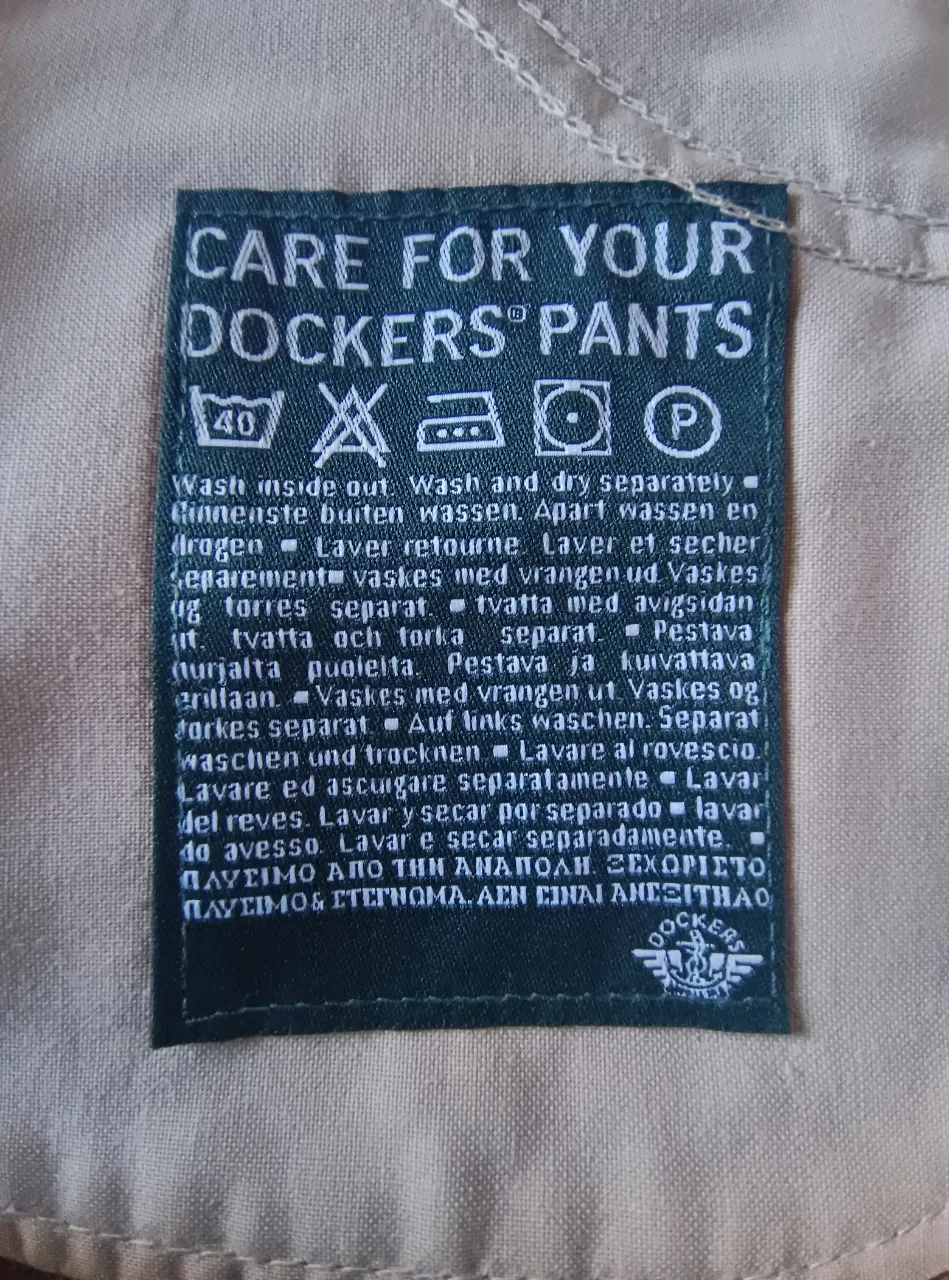 Bermuda Dockers - Vista 7