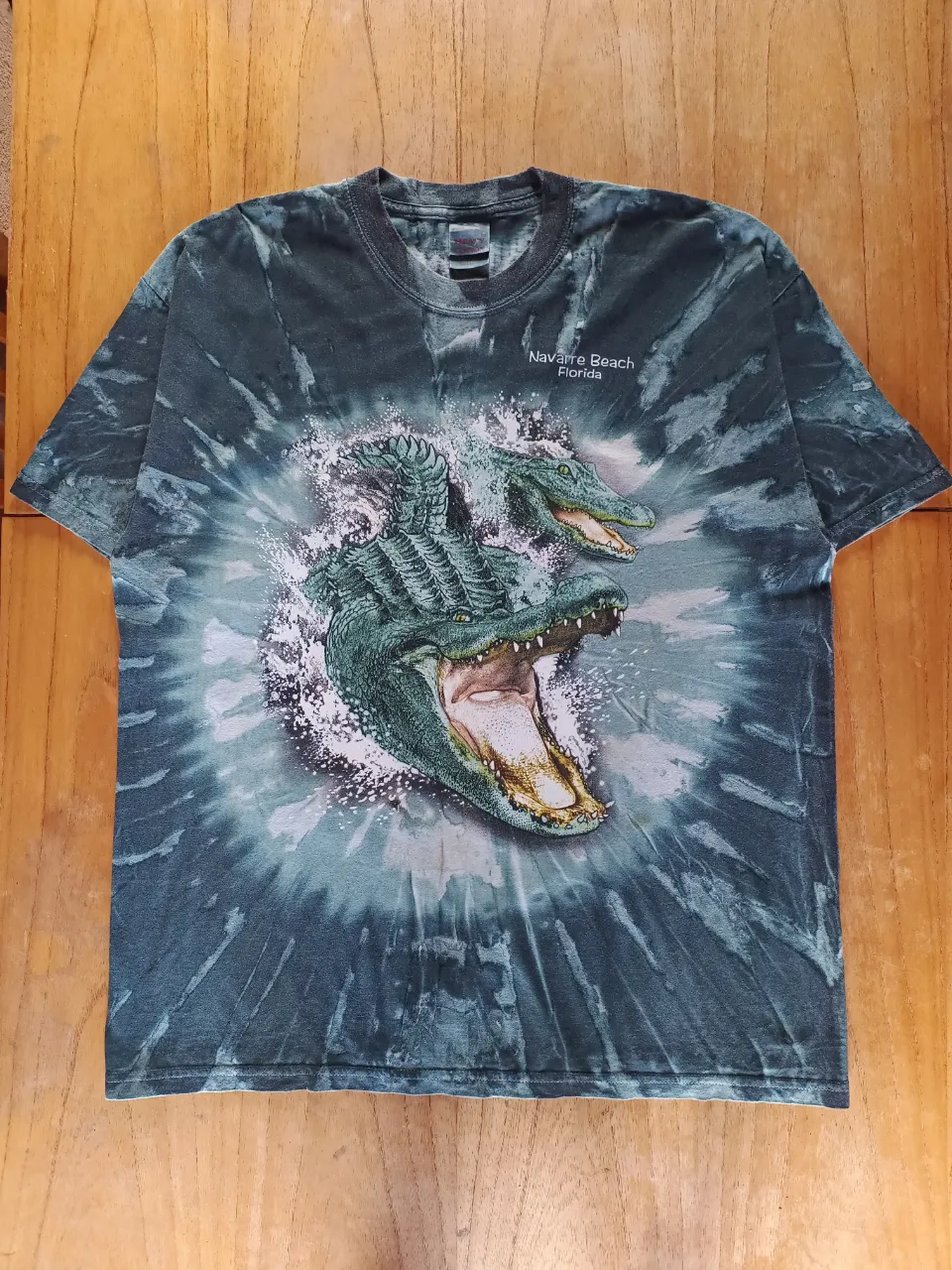 Remera Gildan Heavy Coton Batik Verde ( Talle XL )

Medidas 
Axila a Axila: 60cm
Hombros: 59cm
Largo: 76cm
Mangas: 21cm