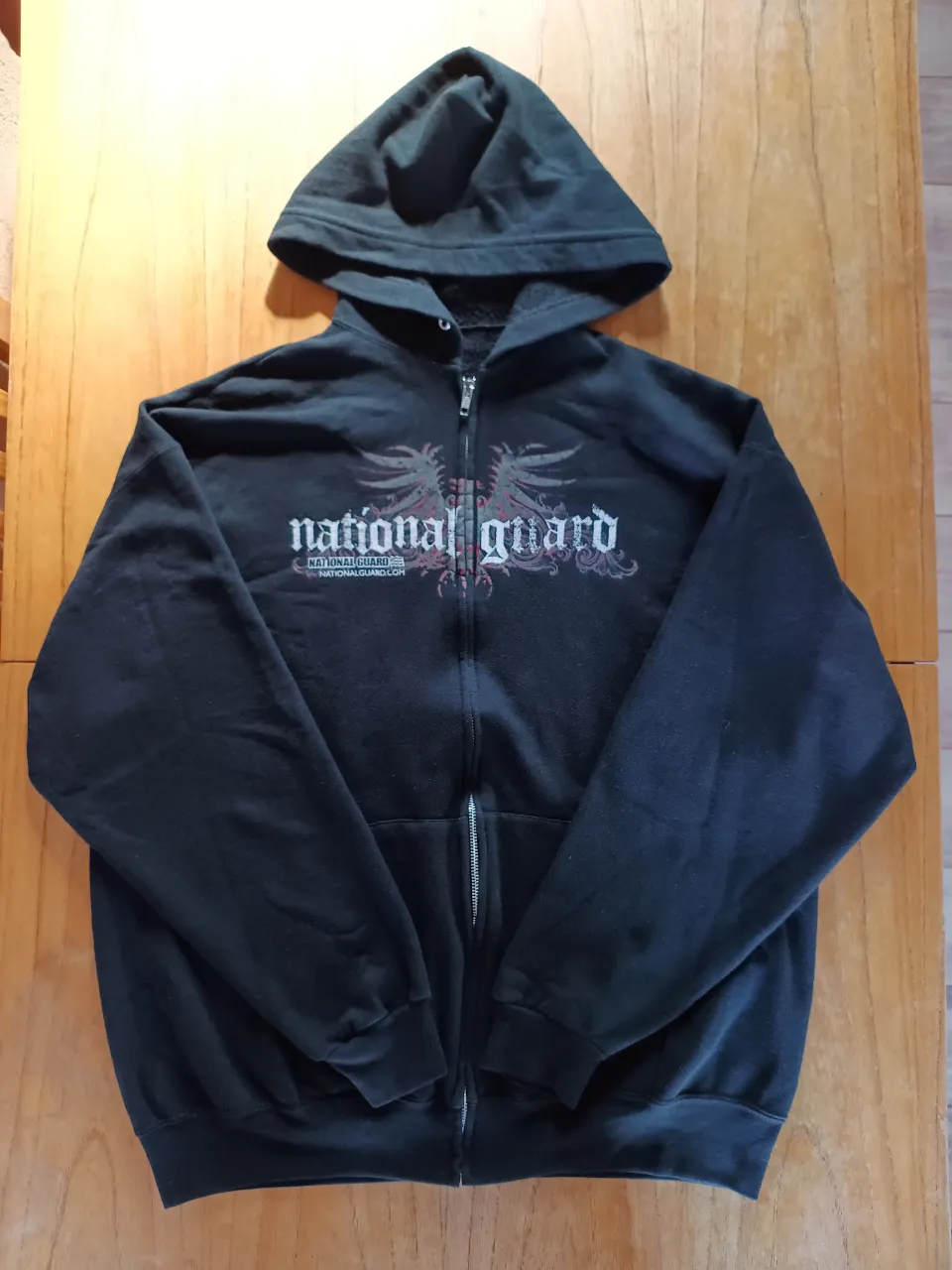 Campera Jerzees Negra ( Talle XL )

4Medidas 
Axila a Axila: 63cm
Hombros: 61cm
Largo: 73cm
Mangas: 59cm