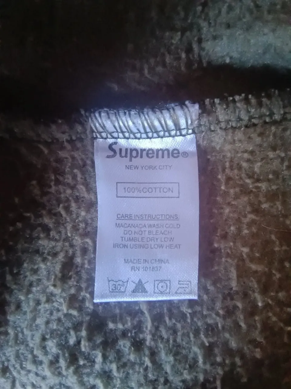 Buzo Supreme miniatura 8