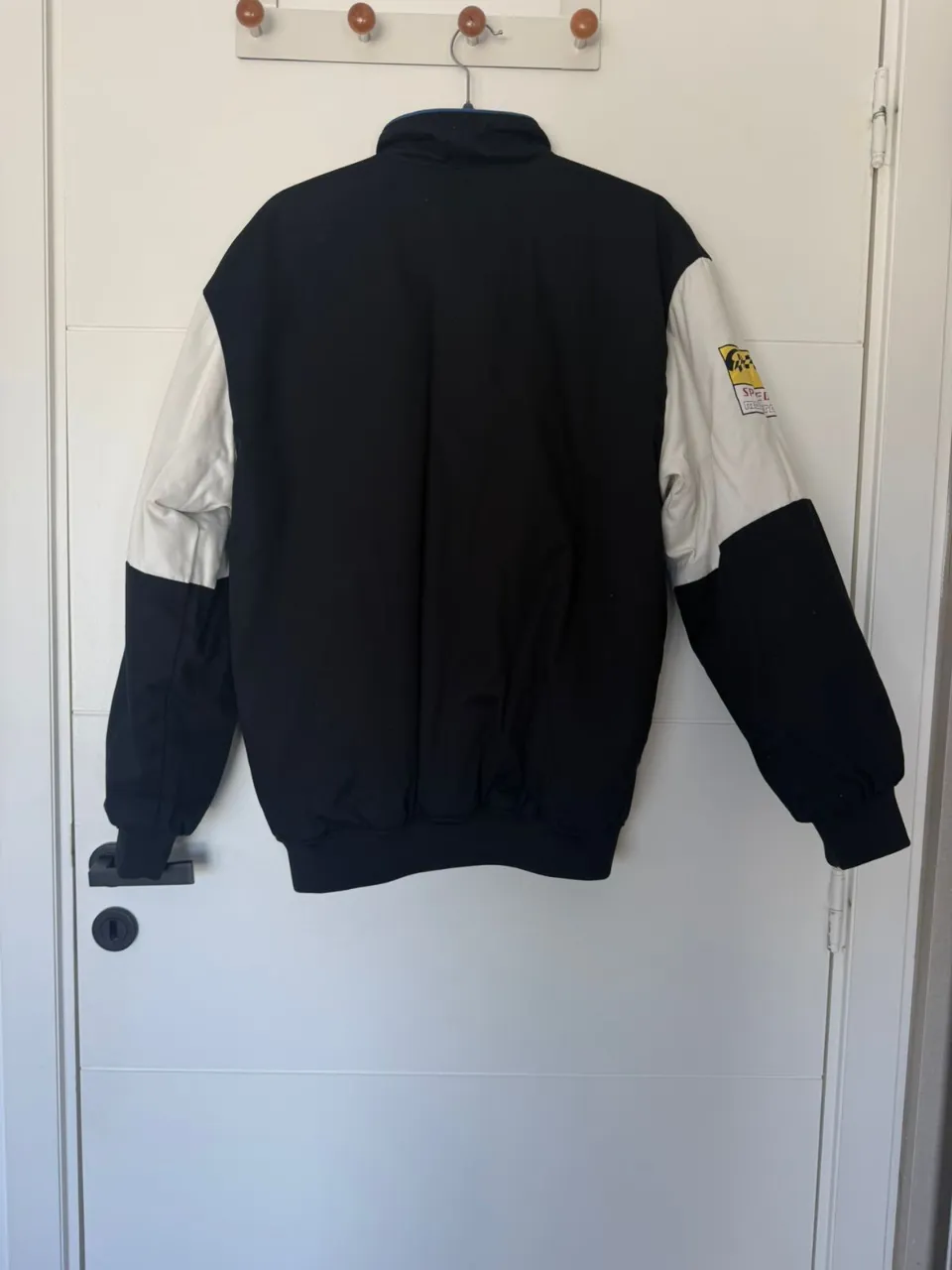 Campera Divided - imagen 2