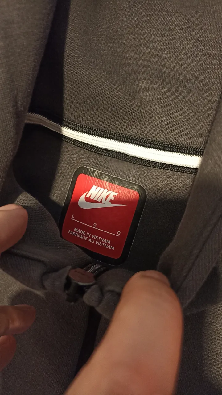 Campera Nike - Vista 3