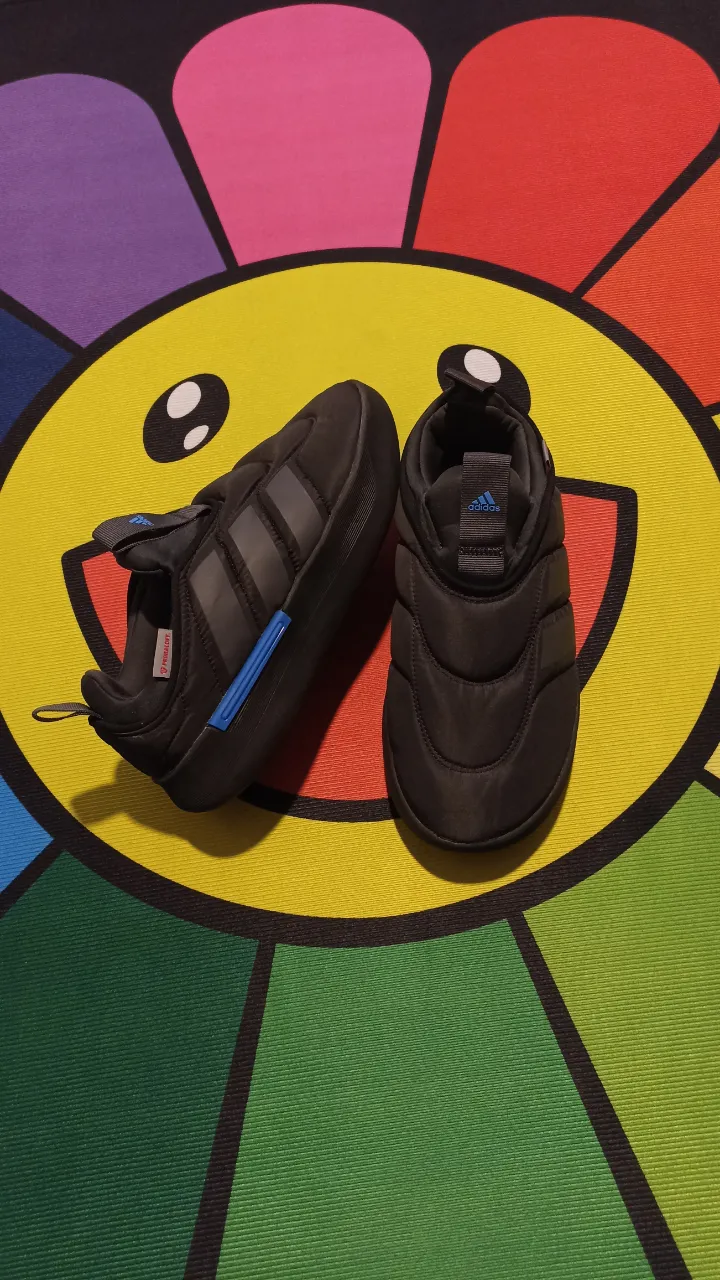 Zapatillas Adidas ADIPUFF CARBONO 
Talle 40 25cm
Excelente estado 
Impermeable y ideal para invierno 