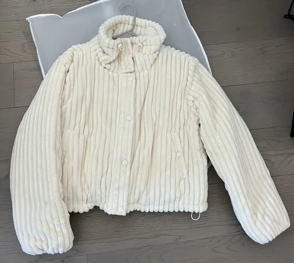 Campera Urban Outfitters - imagen 1