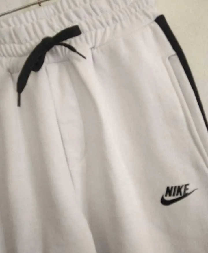 Pantalón Nike - Vista 2