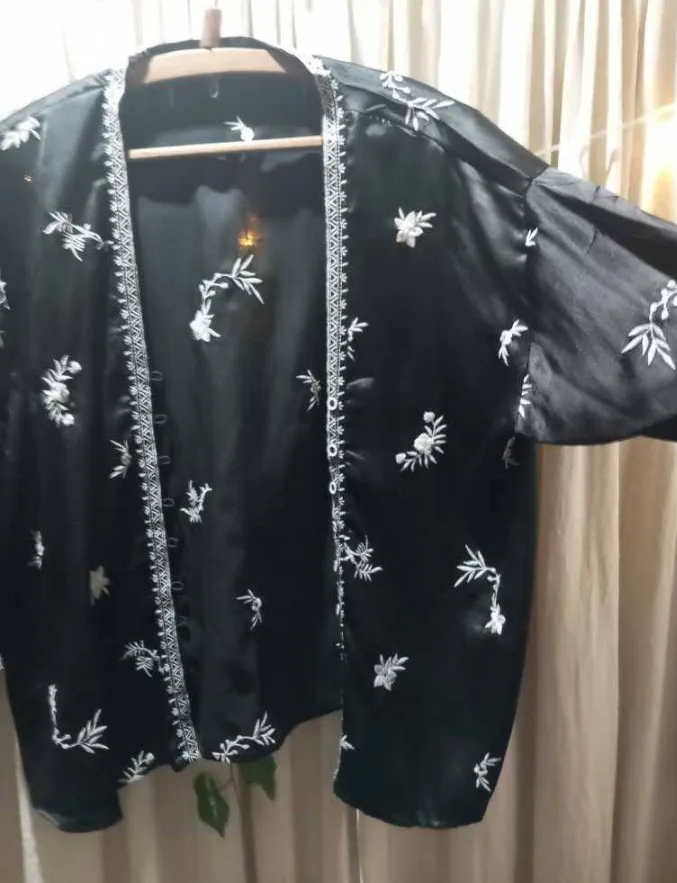 Kimono Sin marca. - imagen 1
