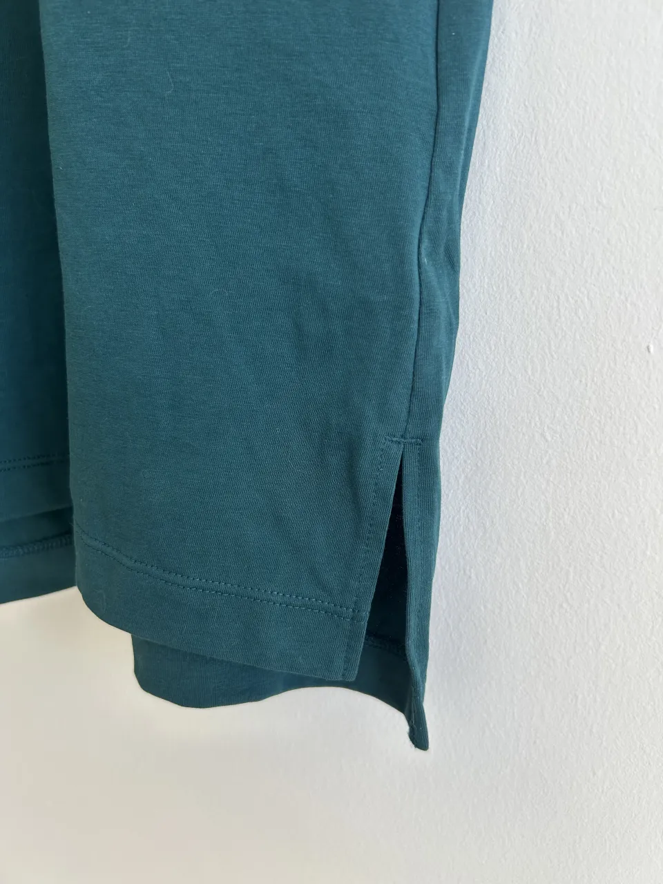Remera Uniqlo miniatura 4