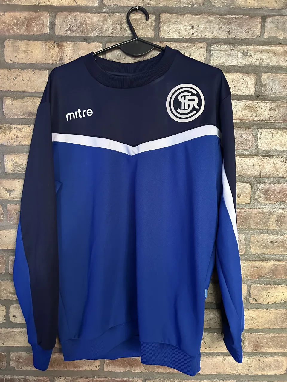 Buzo Mitre - imagen 1