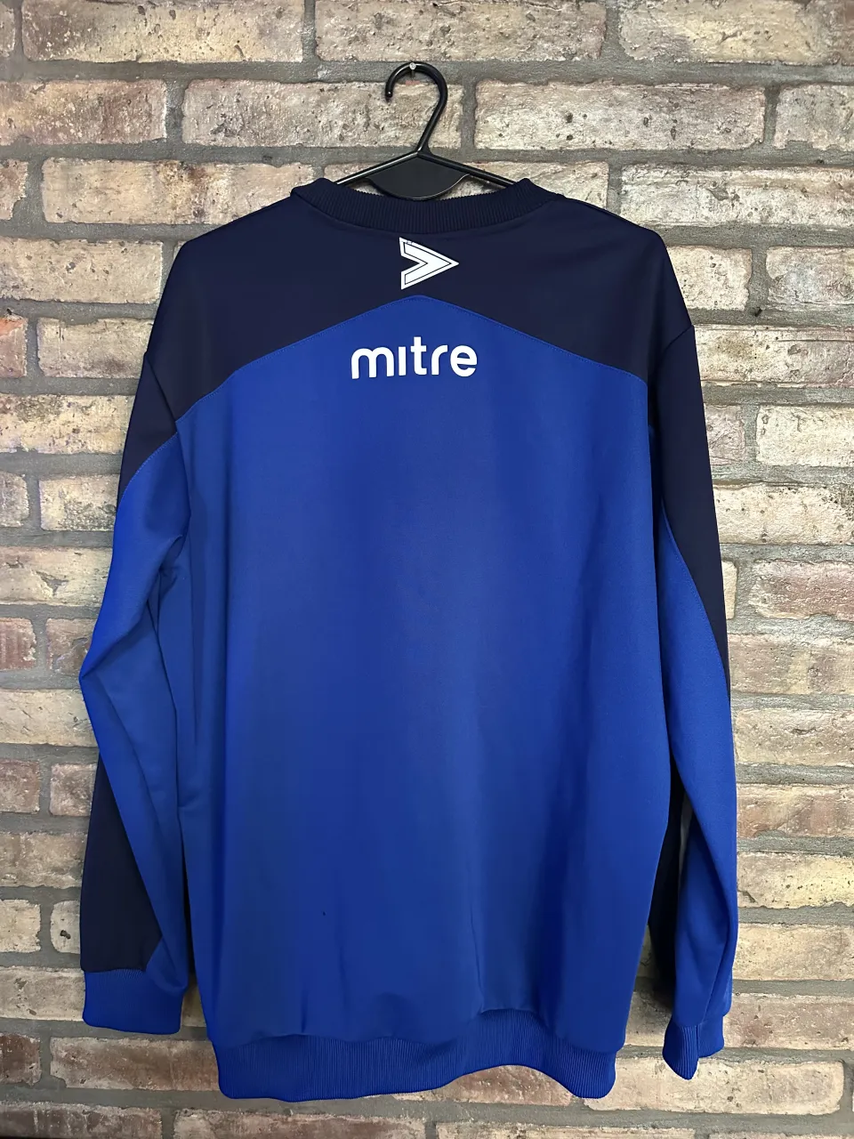 Buzo Mitre - imagen 2