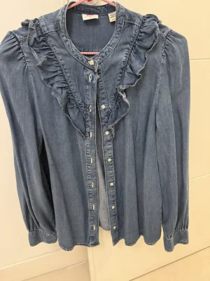 Levi's