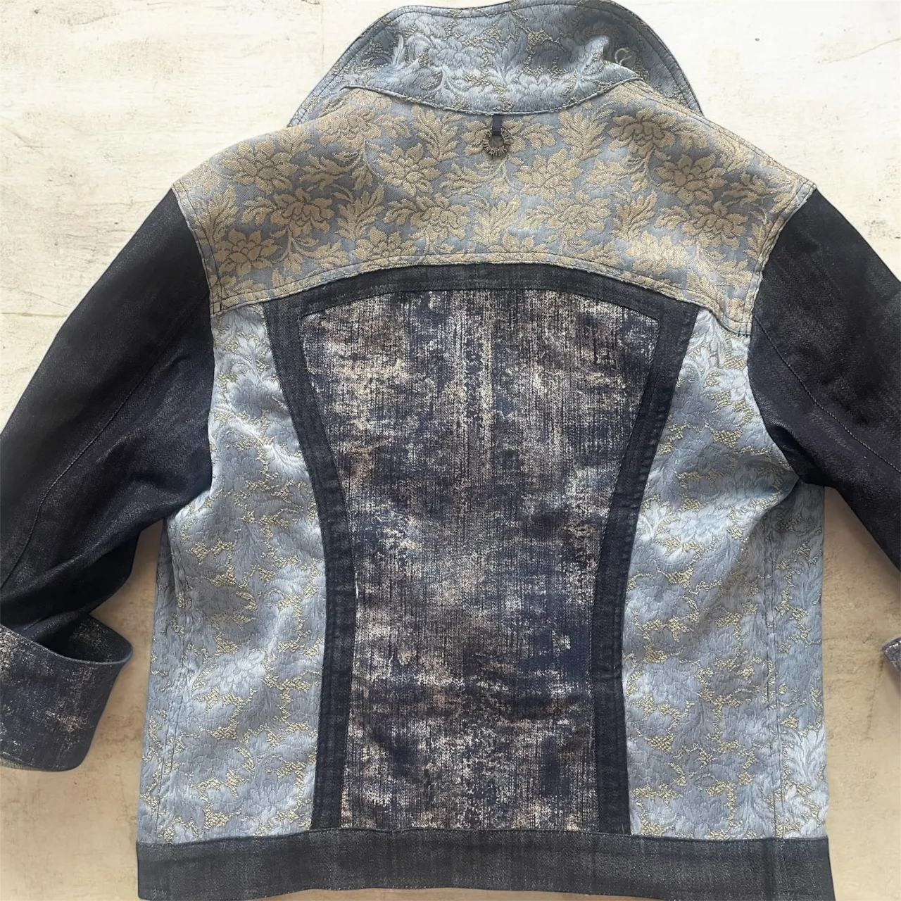 Campera Save the queen - imagen 3