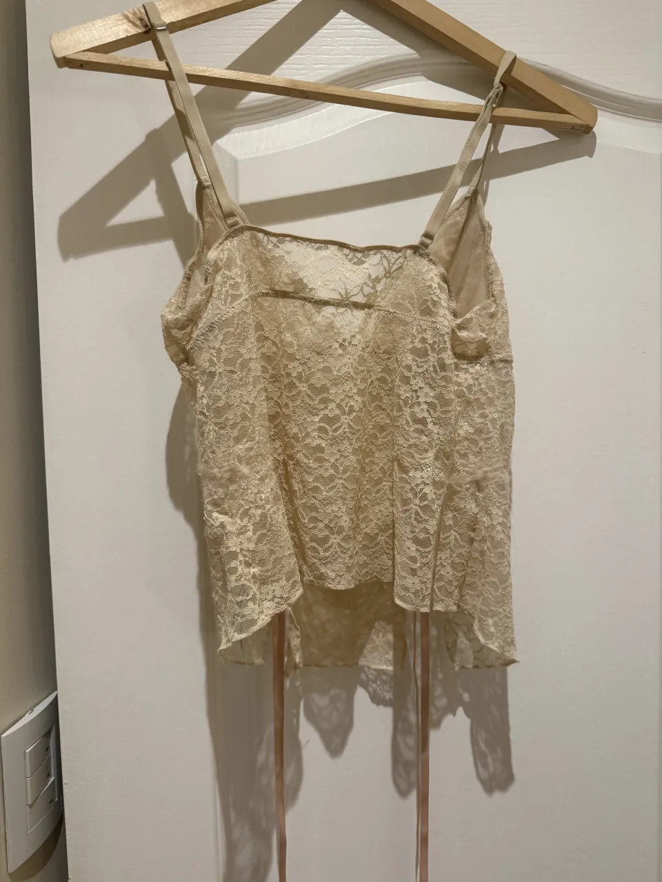 Top out from under for Urban Outfitters - imagen 2