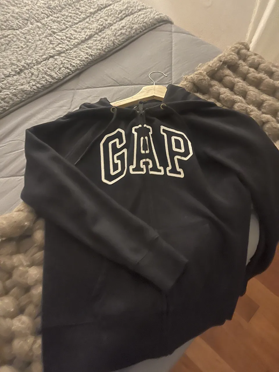 Buzo GAP - imagen 2