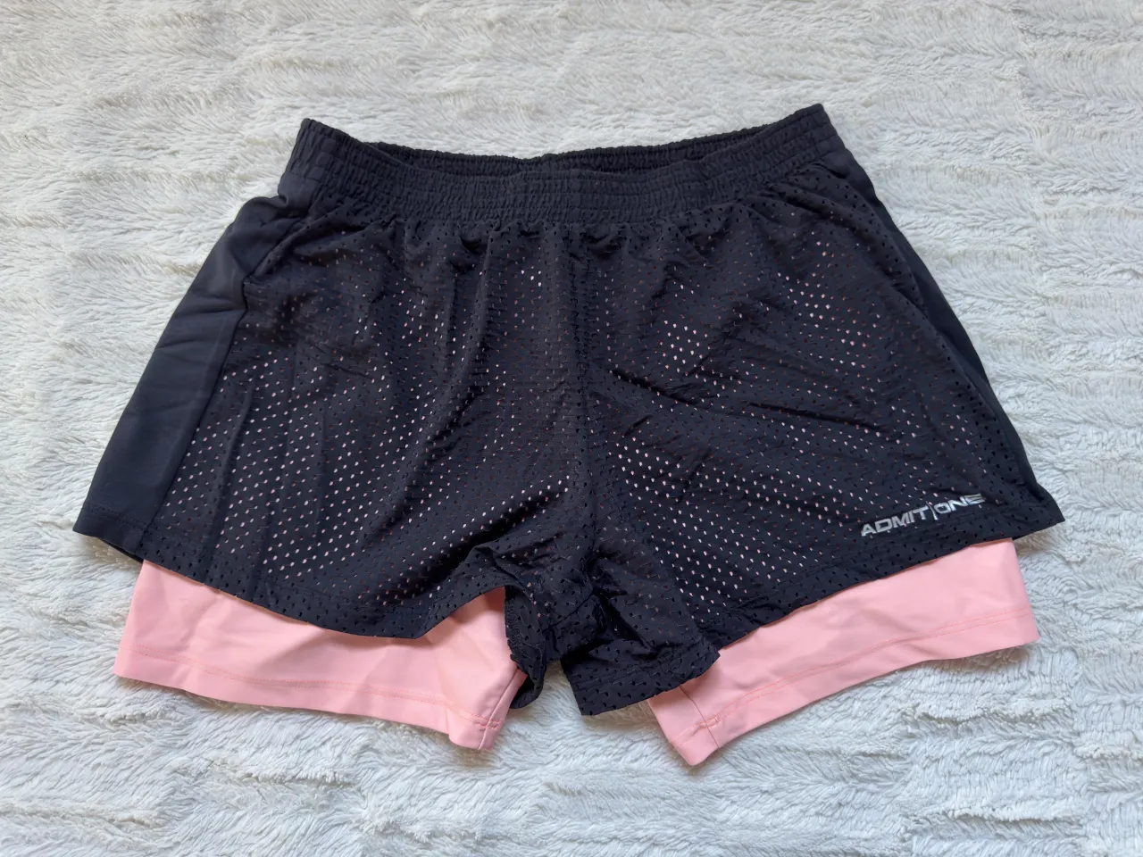 Short Admit One - imagen 1