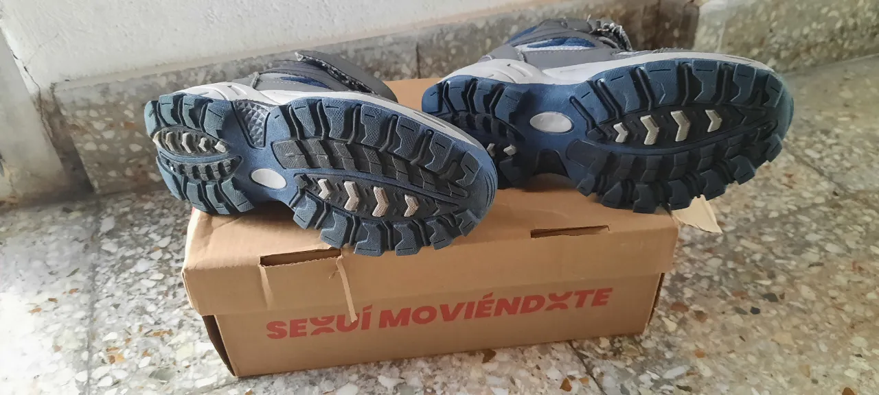 Calzado y bota de montaña Atomik - imagen 2