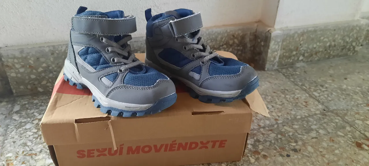 Calzado y bota de montaña Atomik - imagen 1