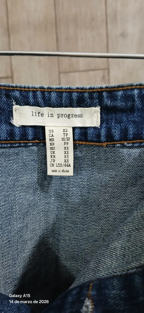 Minifalda Forever 21 - Vista 3