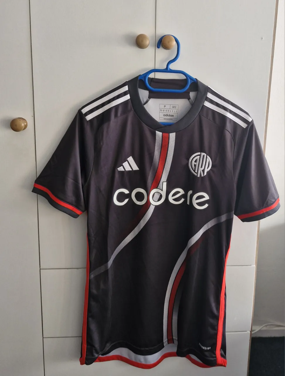 Camiseta adidas