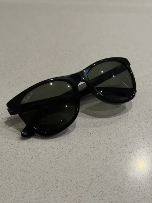 Ray-Ban
