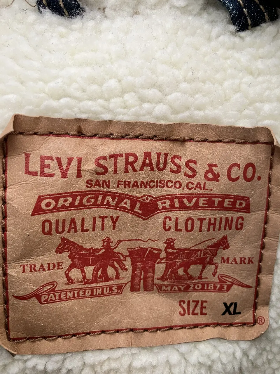 Campera Levi's - Vista 2
