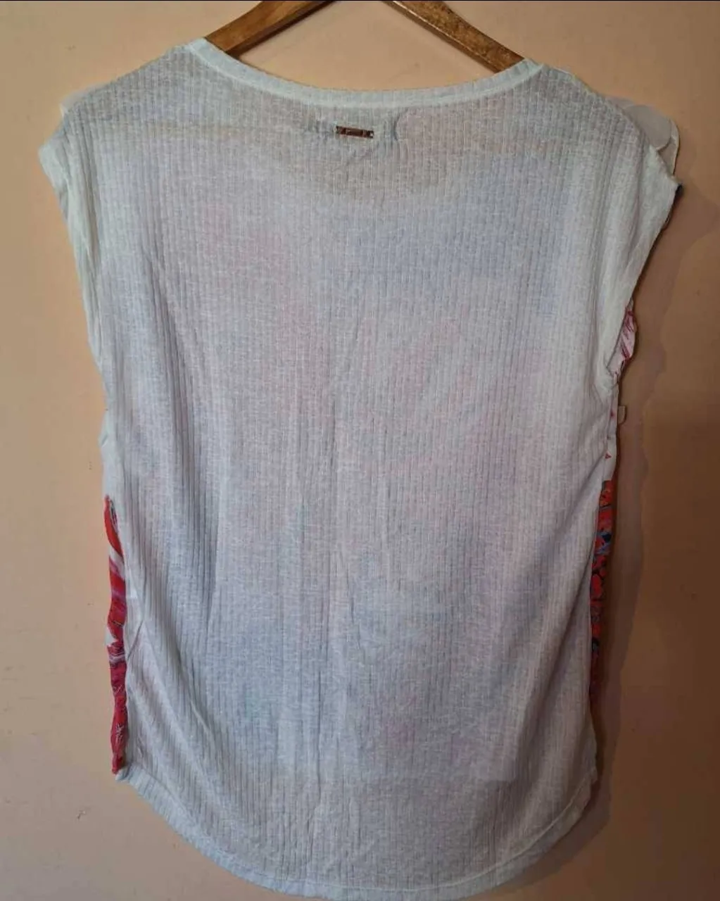 Remera Markova - Vista 3